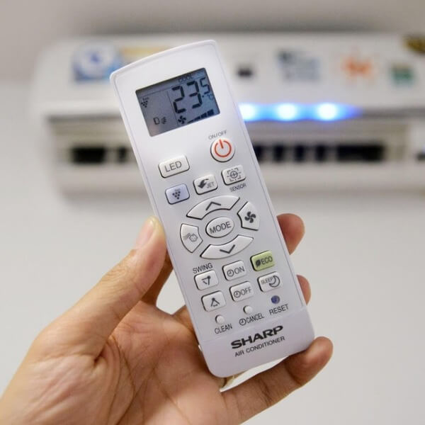 Duy trì nhiệt độ phòng ở mức hợp lý giúp khắc phục tình trạng ngủ điều hòa mệt mỏi_2
