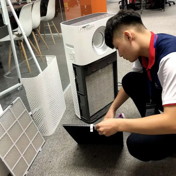 Liên hệ trung tâm bảo hành máy lọc không khí nếu đèn vẫn không tắt_4