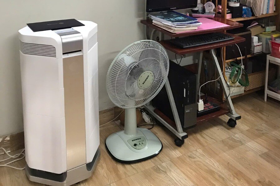 Nên mua máy lọc không khí hay máy tạo ẩm cho gia đình_1
