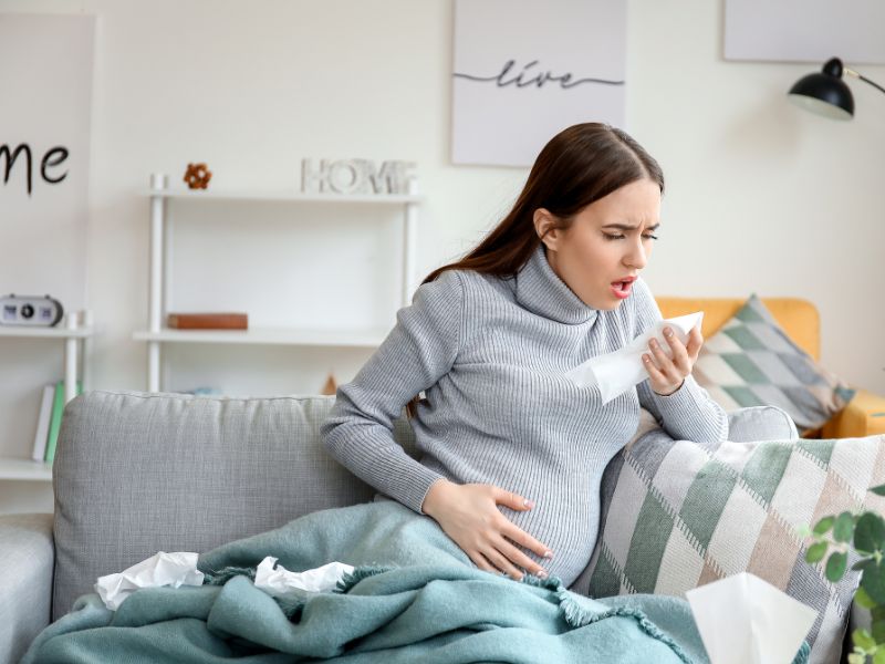 Mang thai bị ho có thể ảnh hưởng không tốt đến mẹ và bé Mang thai bị ho có thể ảnh hưởng không tốt đến mẹ và bé