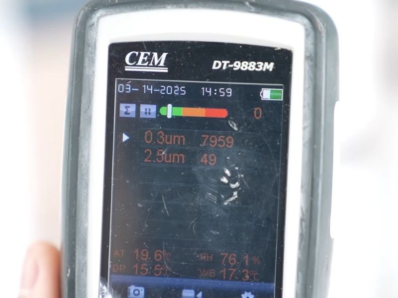 so sánh máy lọc không khí LG 2 tầng và AirProce AI-600