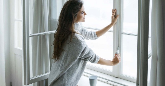 Phòng điều hoà có nên đóng kín cửa Mẹo tiết kiệm điện_1