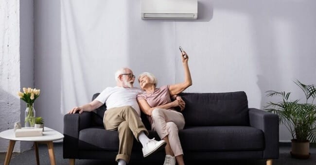Người già dùng điều hòa nhiều có hại khôngNgười già dùng điều hòa nhiều có hại không_1