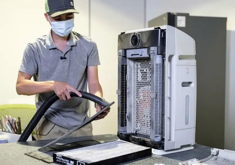 Kiểm tra cửa hút và cửa gió của máy lọc không khí Sharp